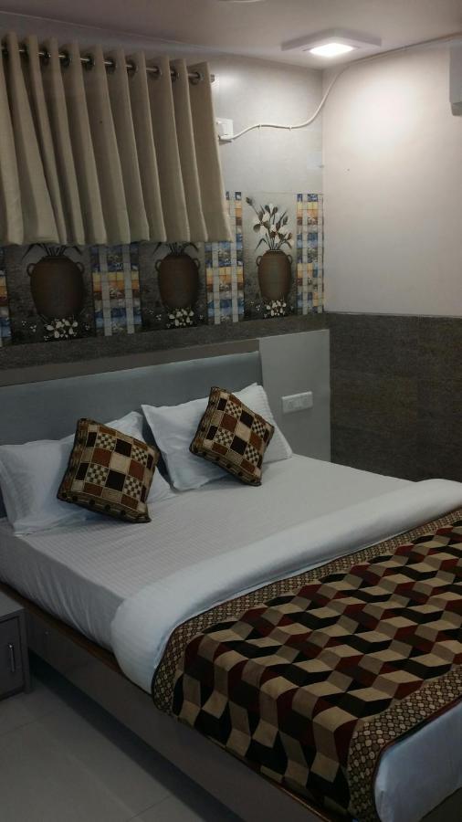 Hotel Kf Residency Мумбай Екстериор снимка